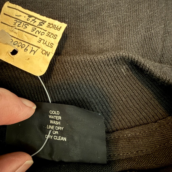 Colorfully embroidered black LS shirt - Picture 4 of 7